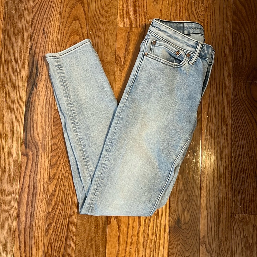 American Eagle Light Wash Jeans